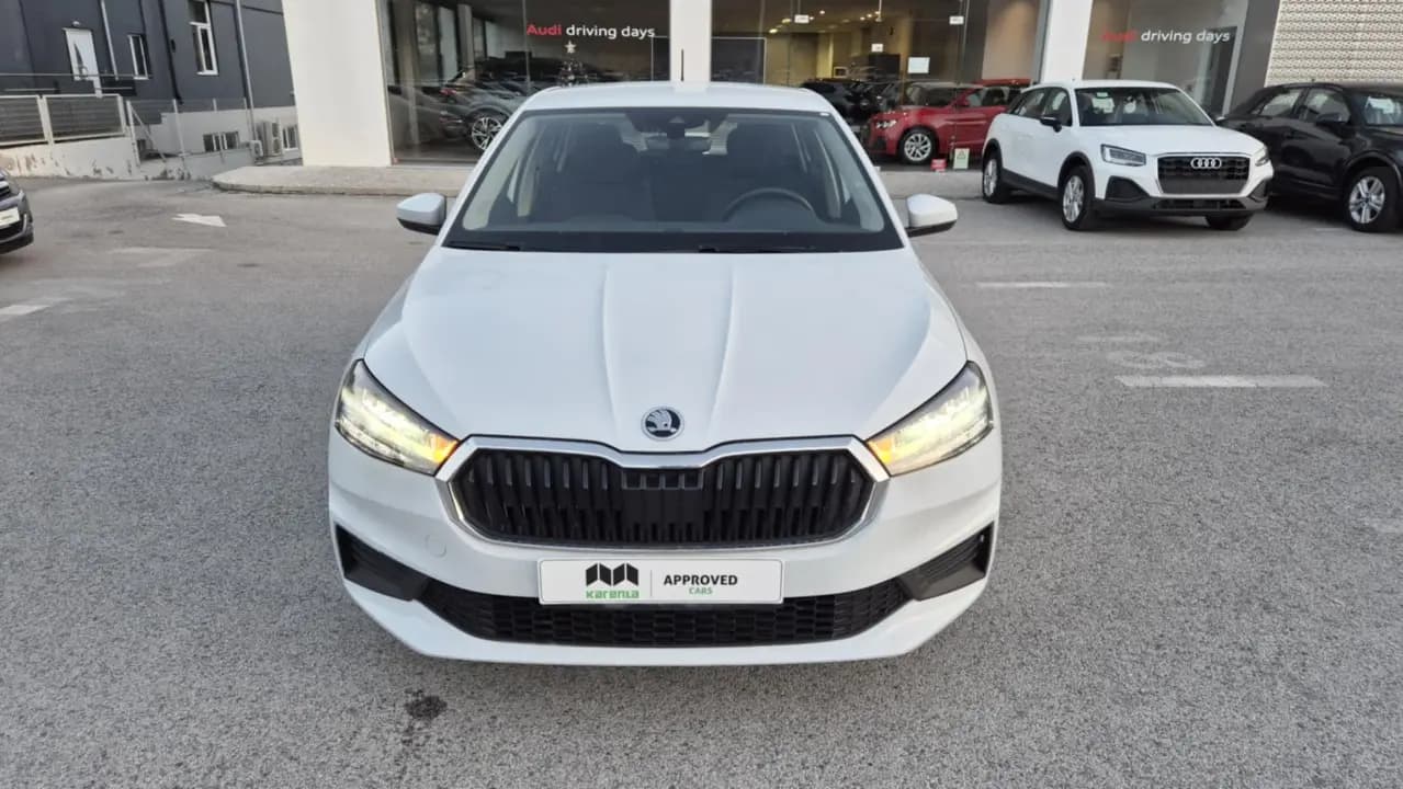 https://cdn.autoq.gr/websites/karenta.gr/images/vehicles/12284/img_12284_16610.jpg