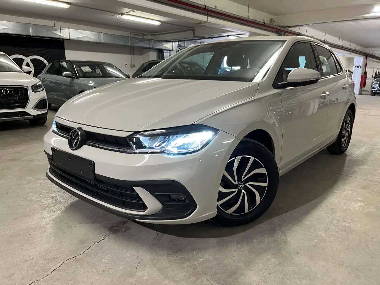 https://cdn.autoq.gr/websites/karenta.gr/images/vehicles/12604/img_12604_86026.jpeg