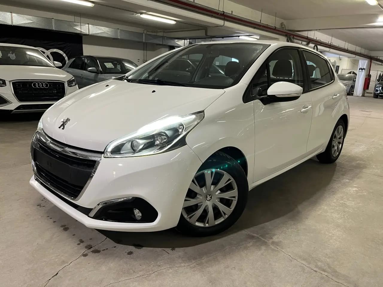 https://cdn.autoq.gr/websites/karenta.gr/images/vehicles/12616/img_12616_81706.jpeg