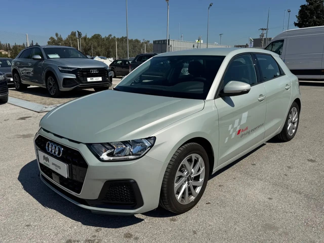 https://cdn.autoq.gr/websites/karenta.gr/images/vehicles/12721/img_12721_98046.jpg