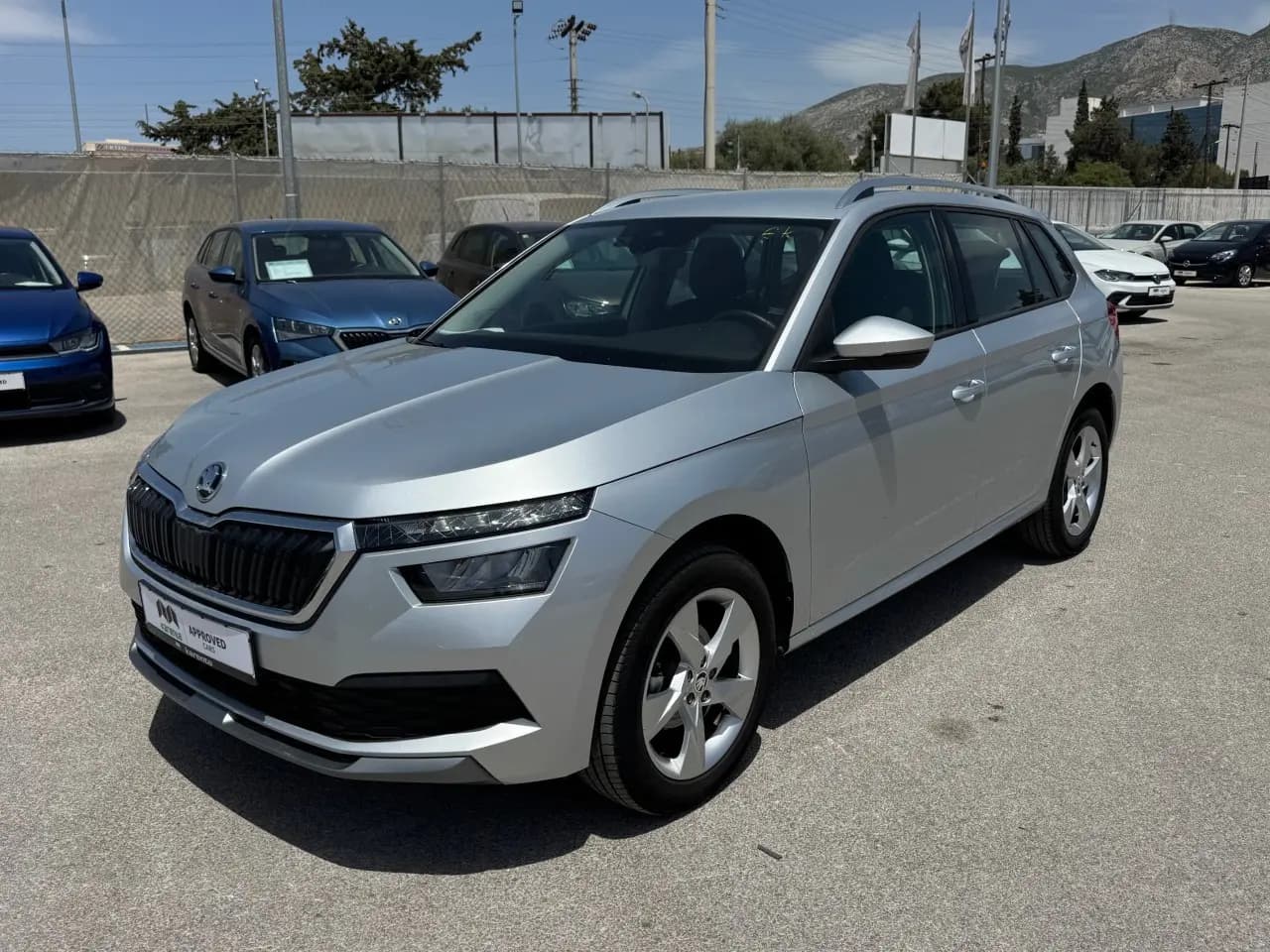 https://cdn.autoq.gr/websites/karenta.gr/images/vehicles/12726/img_12726_12466.jpg