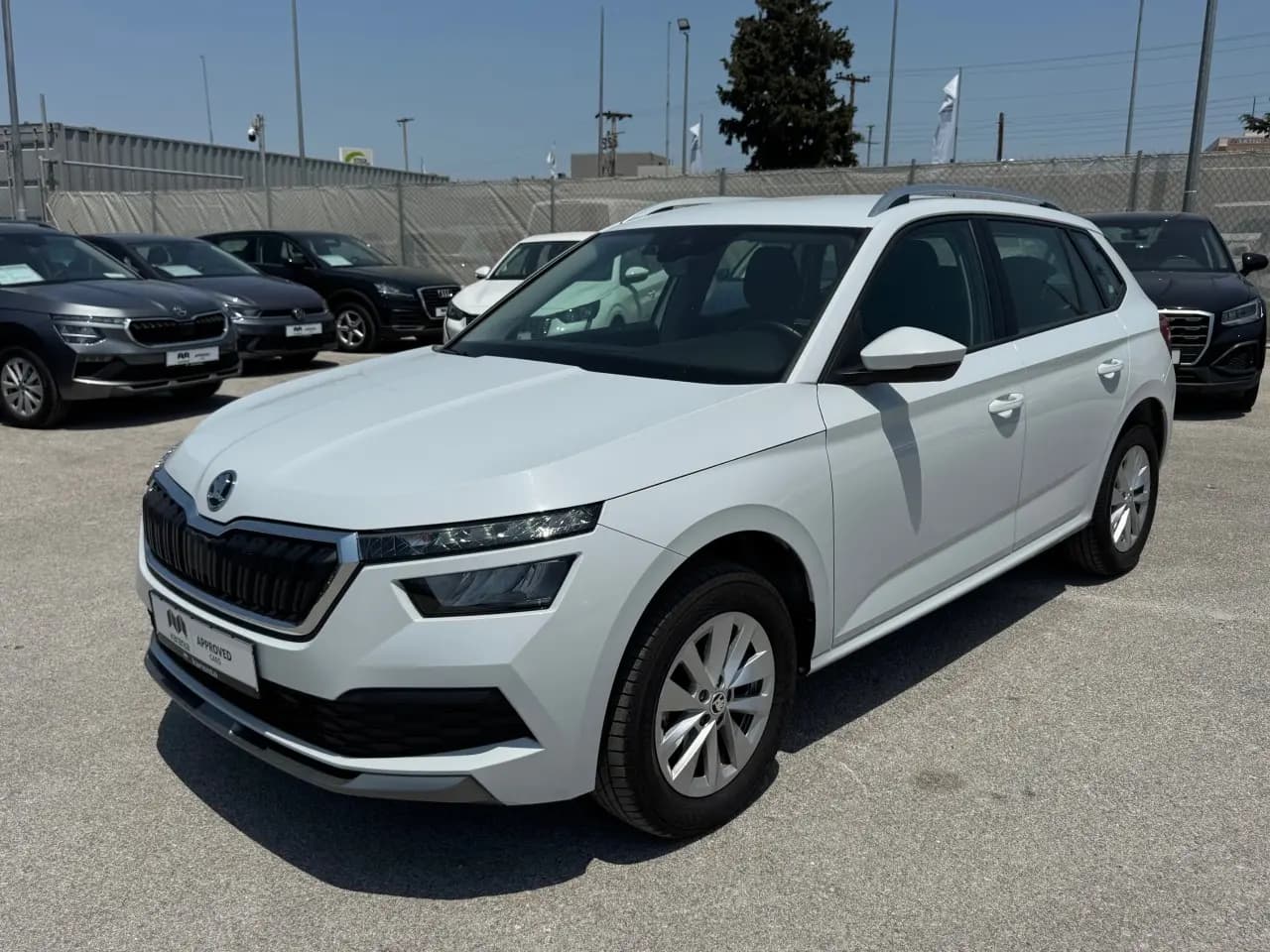 https://cdn.autoq.gr/websites/karenta.gr/images/vehicles/12772/img_12772_70973.jpg
