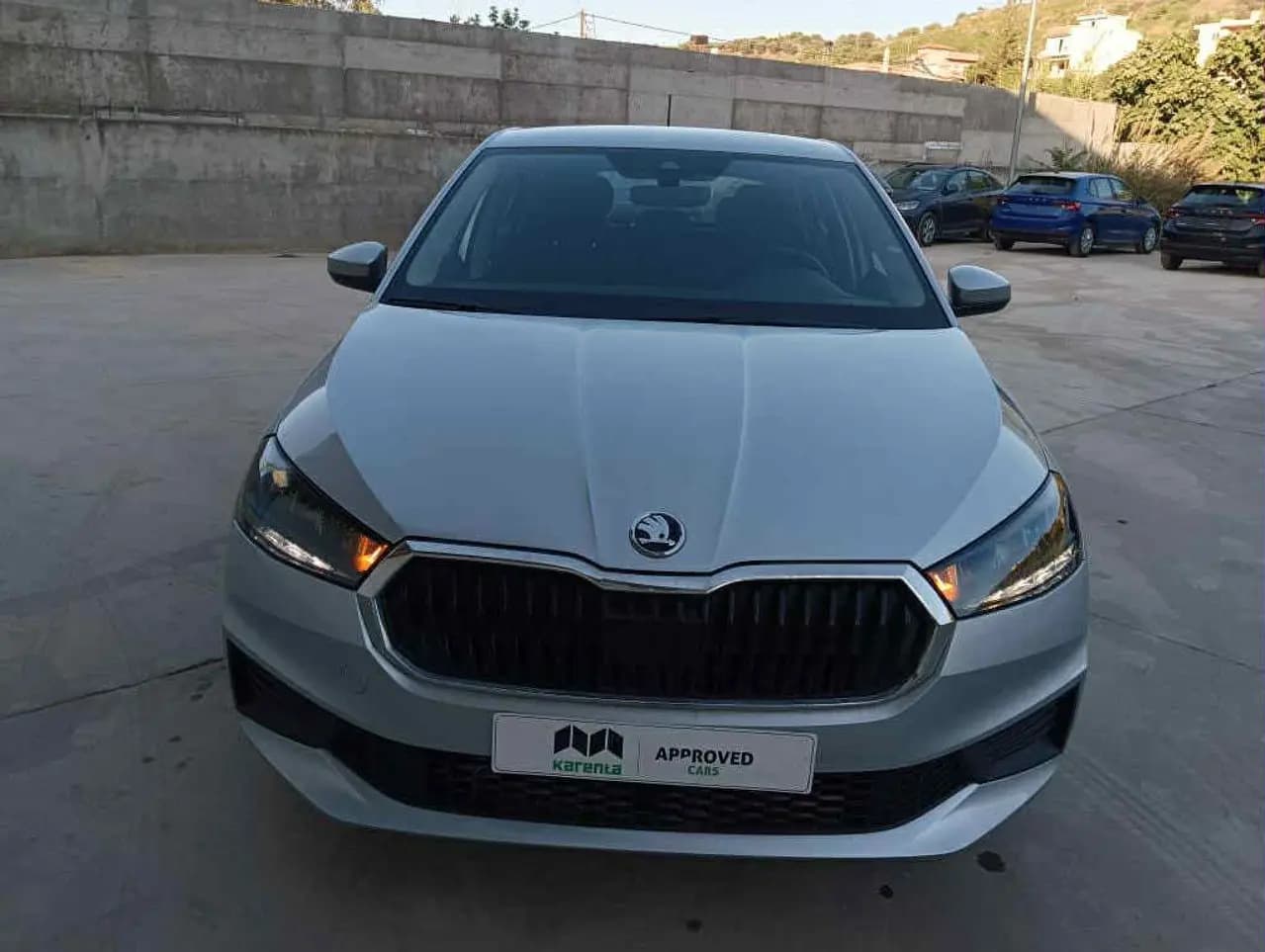 https://cdn.autoq.gr/websites/karenta.gr/images/vehicles/12857/img_12857_38322.jpg