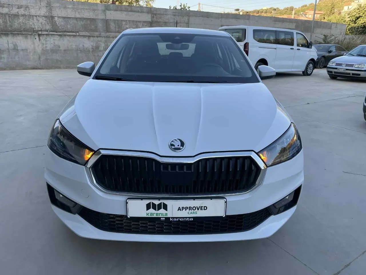 https://cdn.autoq.gr/websites/karenta.gr/images/vehicles/12865/img_12865_18203.jpg