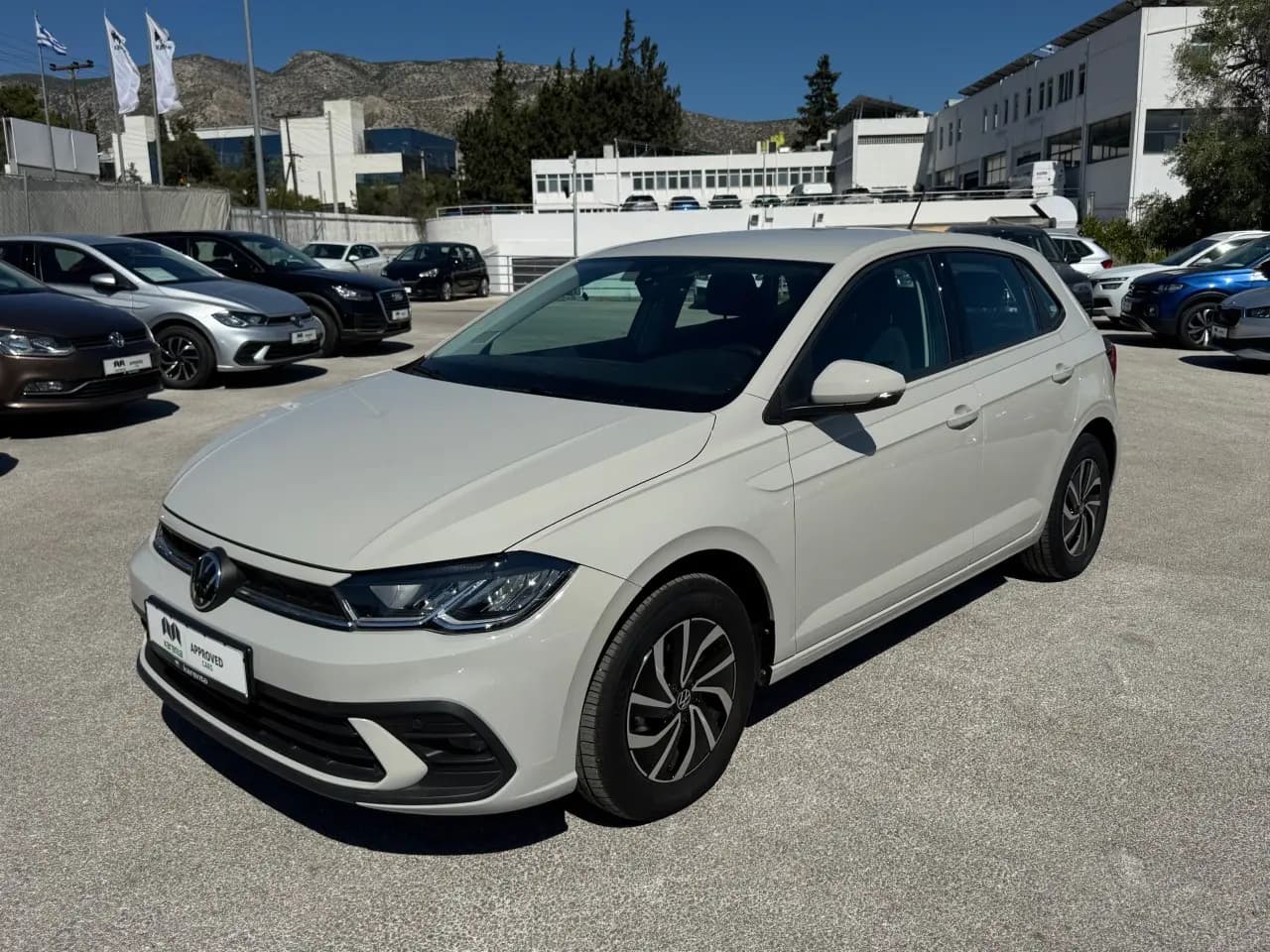 https://cdn.autoq.gr/websites/karenta.gr/images/vehicles/12868/img_12868_71990.jpg