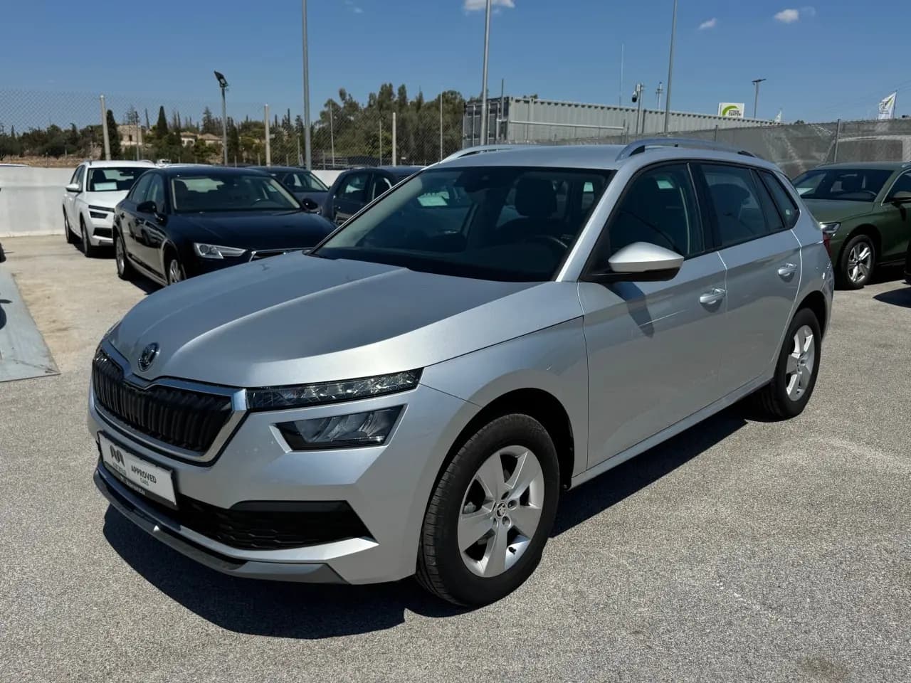 https://cdn.autoq.gr/websites/karenta.gr/images/vehicles/12872/img_12872_35052.jpg