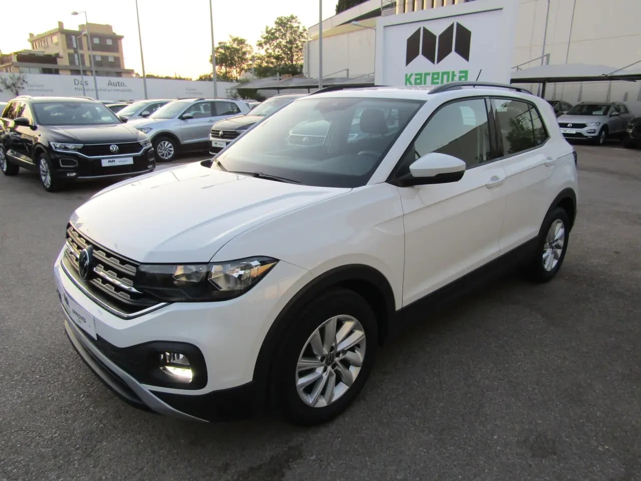 https://cdn.autoq.gr/websites/karenta.gr/images/vehicles/12911/img_12911_41290.jpg