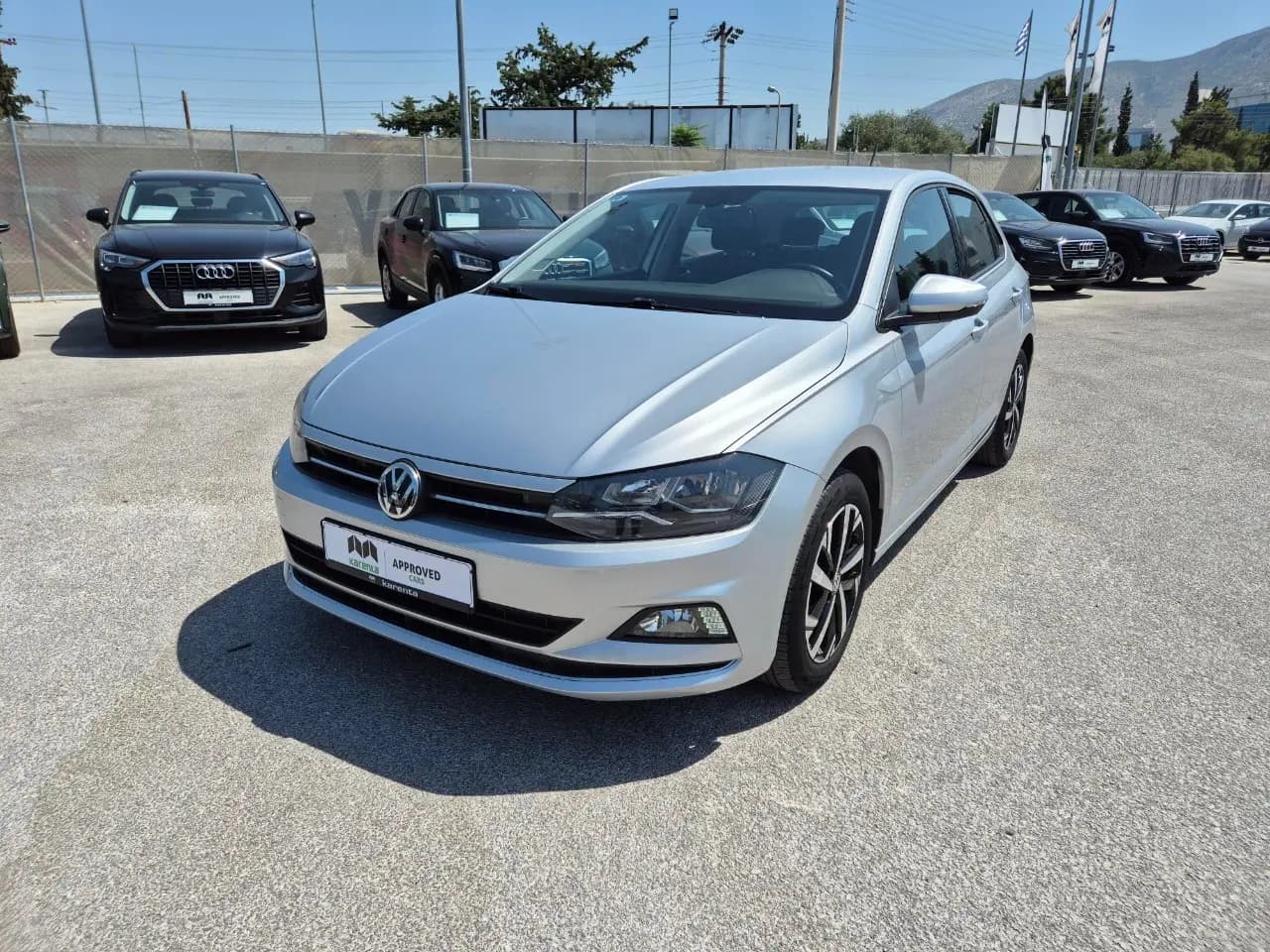 https://cdn.autoq.gr/websites/karenta.gr/images/vehicles/12923/img_12923_28976.jpg