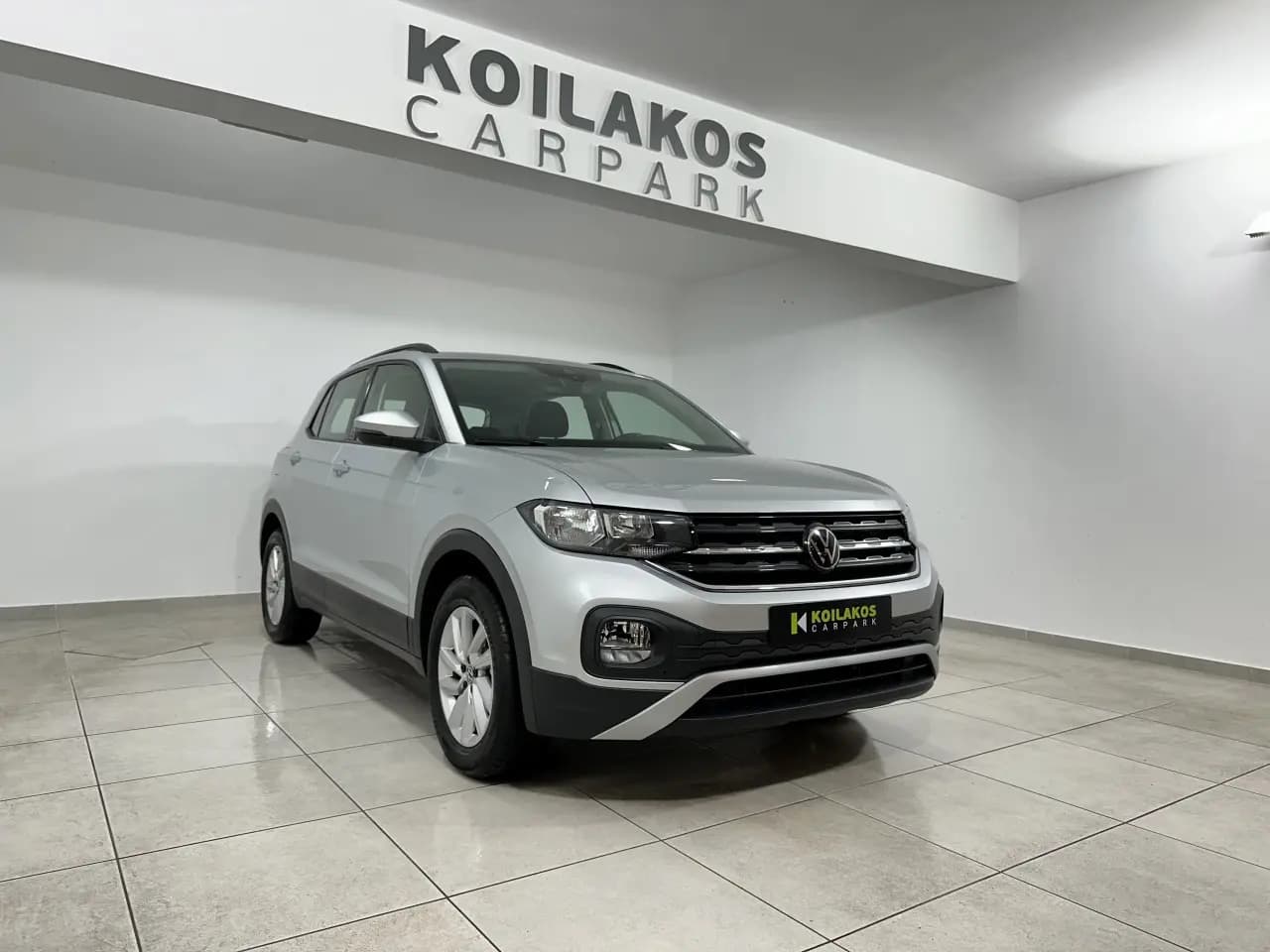 https://cdn.autoq.gr/websites/koilakos.gr/images/vehicles/1270/19523.jpg